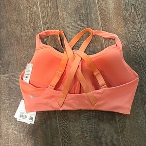 New with tags Lululemon Athletica Coral Sports Bra with Crossback Straps 36D
